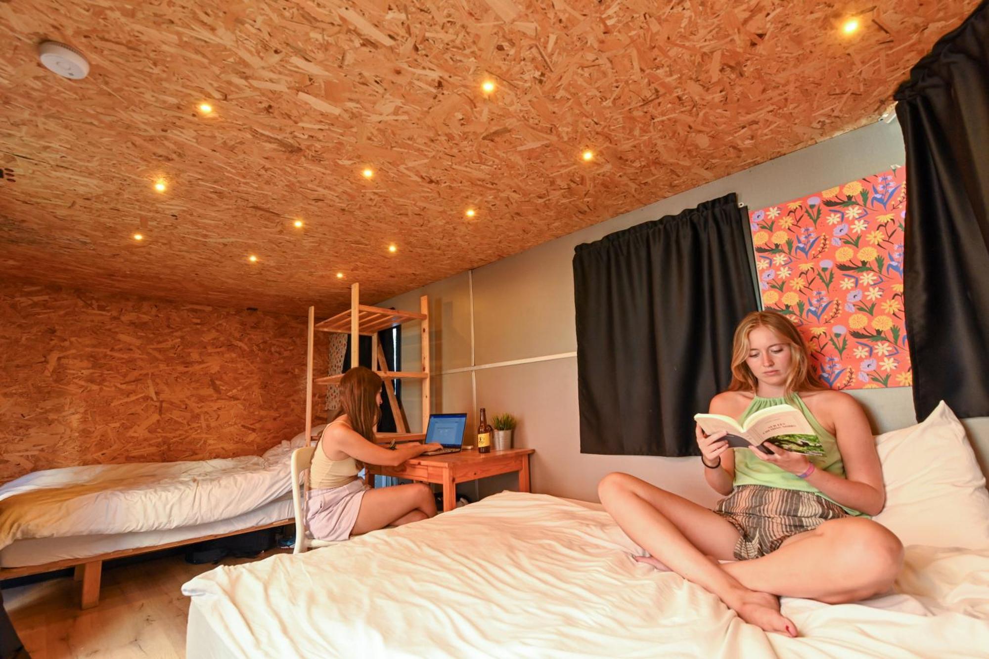 Caravan Hostel Tel Aviv By Roger Age 18-45 Buitenkant foto